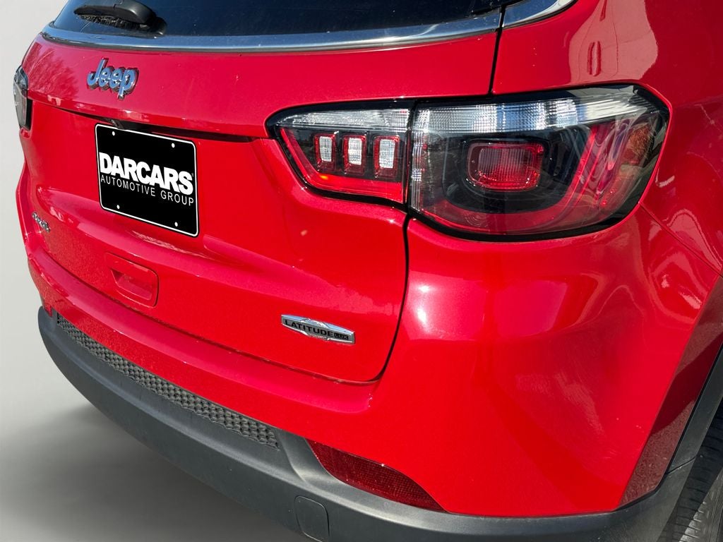 2023 Jeep Compass Latitude Lux Dual–Pane Panoramic Sunroof