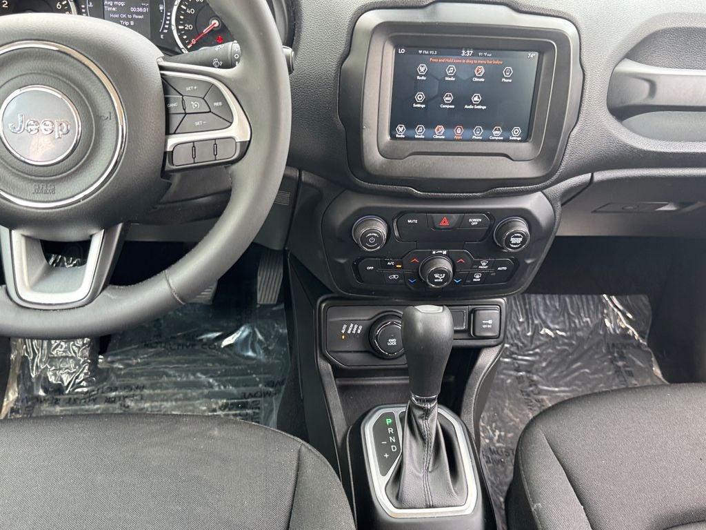 2019 Jeep Renegade Latitude Power 8–Way Adjustable