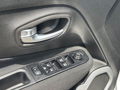 2019 Jeep Renegade Latitude Power 8–Way Adjustable