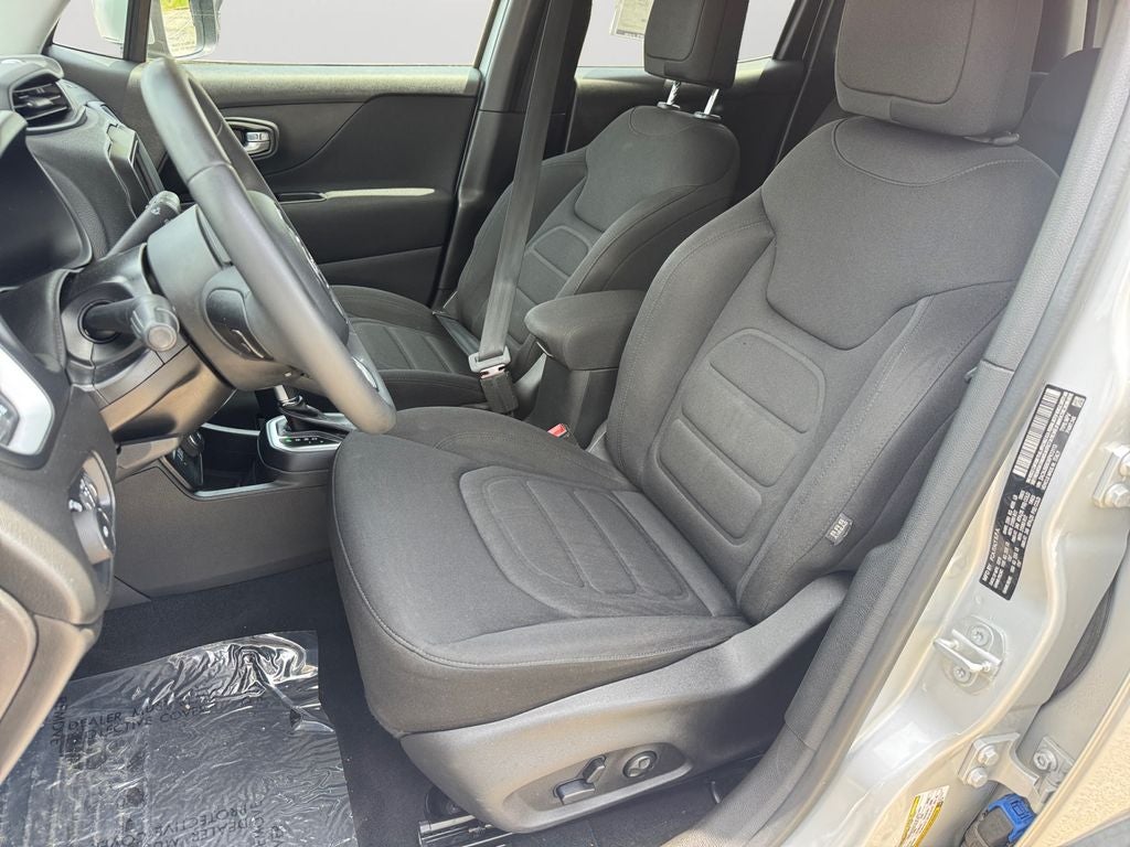 2019 Jeep Renegade Latitude Power 8–Way Adjustable