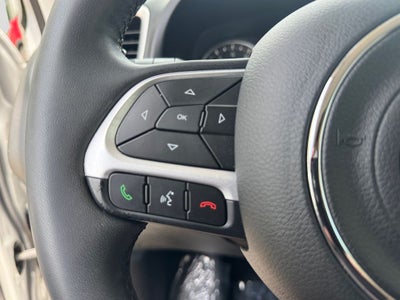 2019 Jeep Renegade Latitude Power 8–Way Adjustable