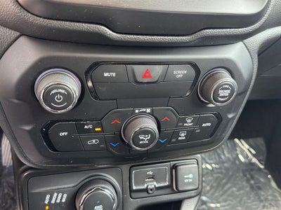 2019 Jeep Renegade Latitude Power 8–Way Adjustable